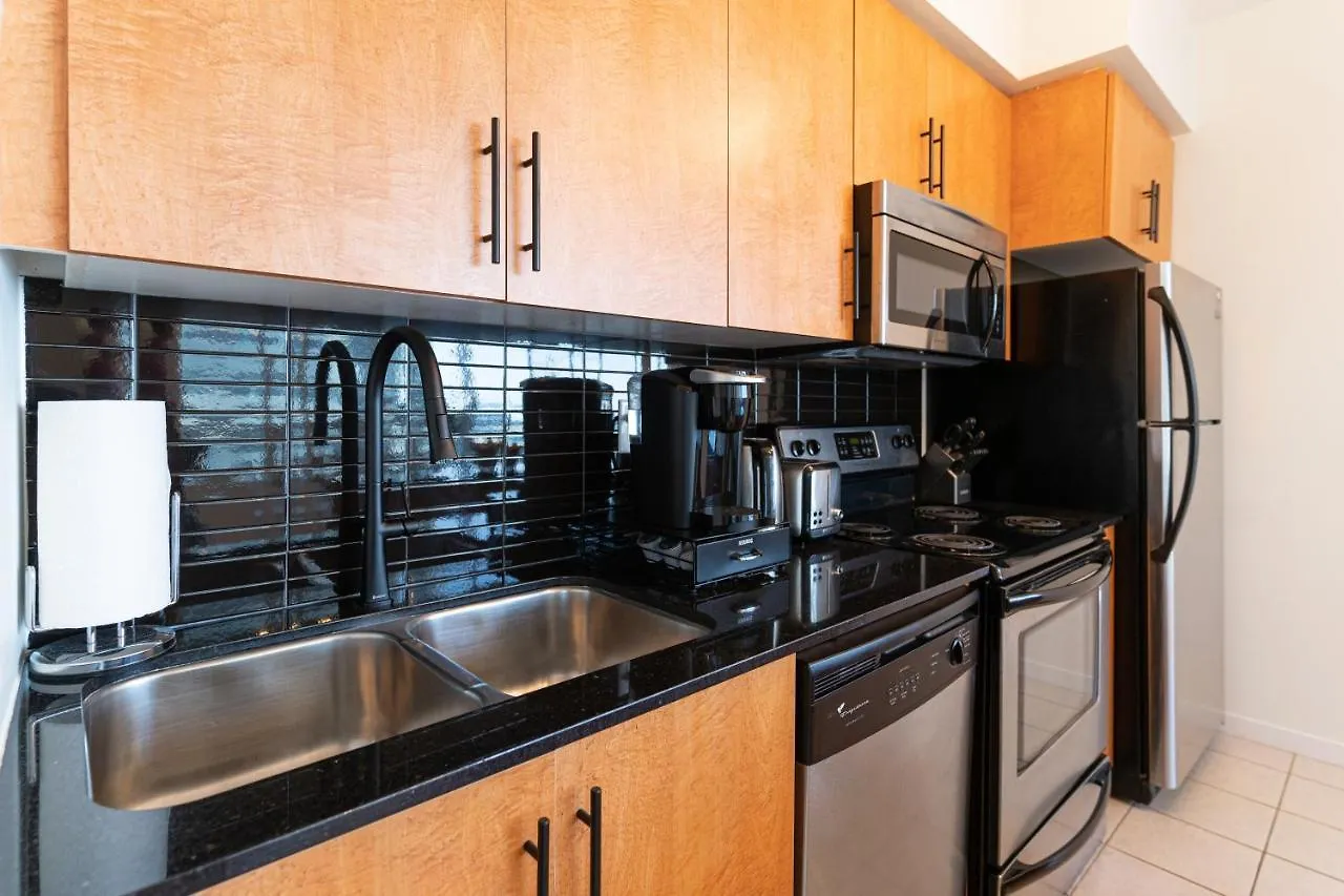 Aparthotel Beautiful Modern Toronto Luxurious Scotiabank Arena 4*,  Canada