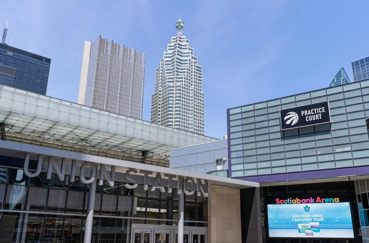 Beautiful Modern Toronto Luxurious Scotiabank Arena Aparthotel 4*,  Canadá